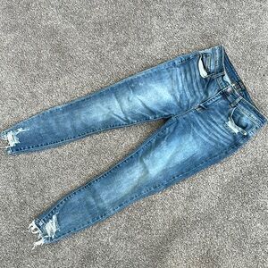 Judy Blue Distressed Skinny Jeans